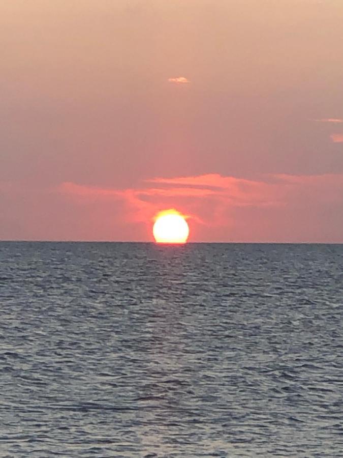 Beach Bungalow At Ocean Village فورت بييرس المظهر الخارجي الصورة