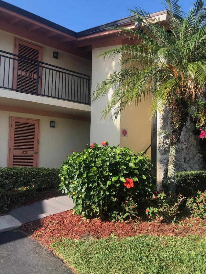 Beach Bungalow At Ocean Village فورت بييرس المظهر الخارجي الصورة