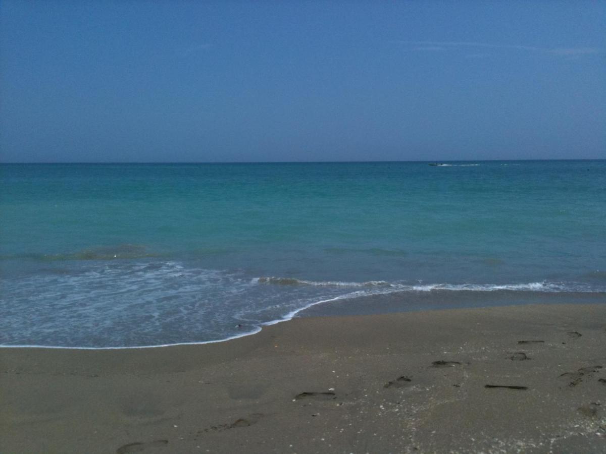 Beach Bungalow At Ocean Village فورت بييرس المظهر الخارجي الصورة